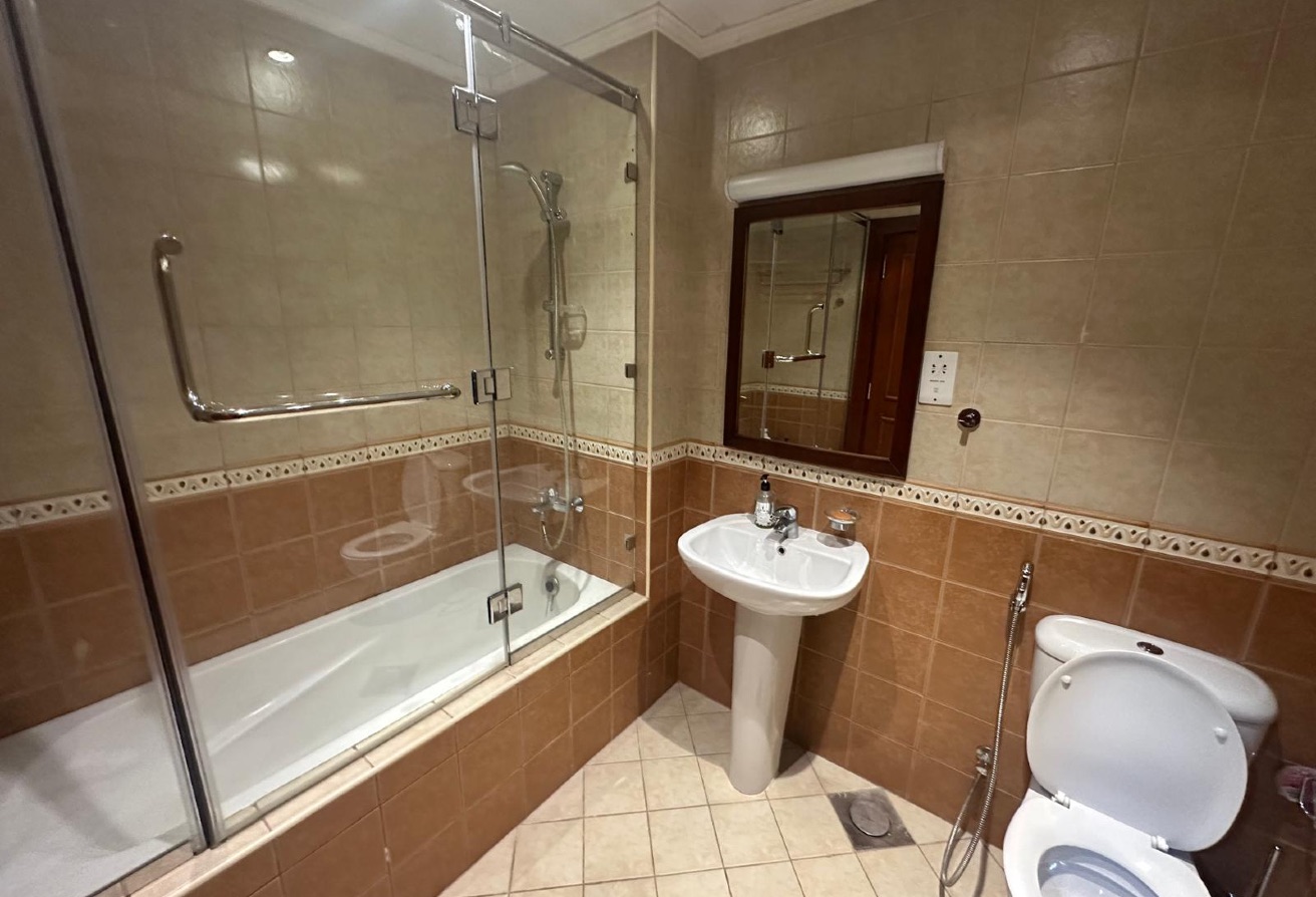 1 Bedroom Furnished Including Bills City View thumbnail 7