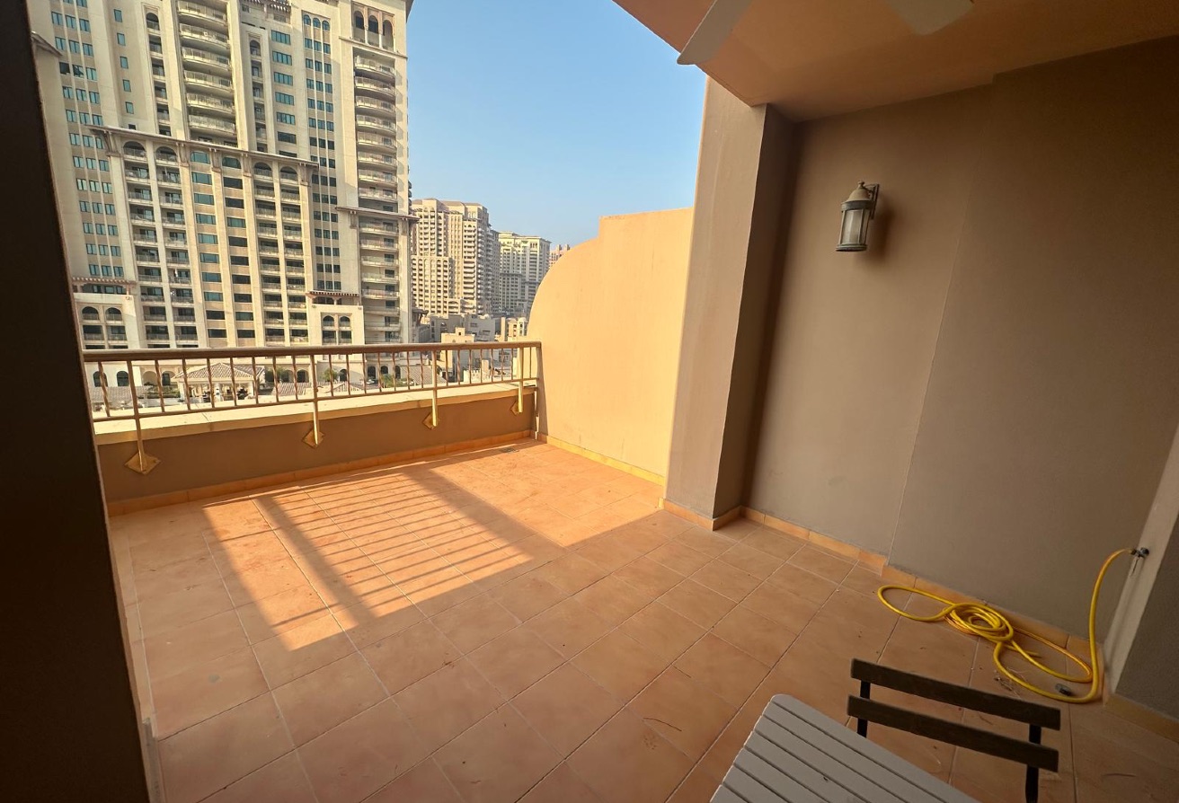 1 Bedroom Furnished Including Bills City View thumbnail 4