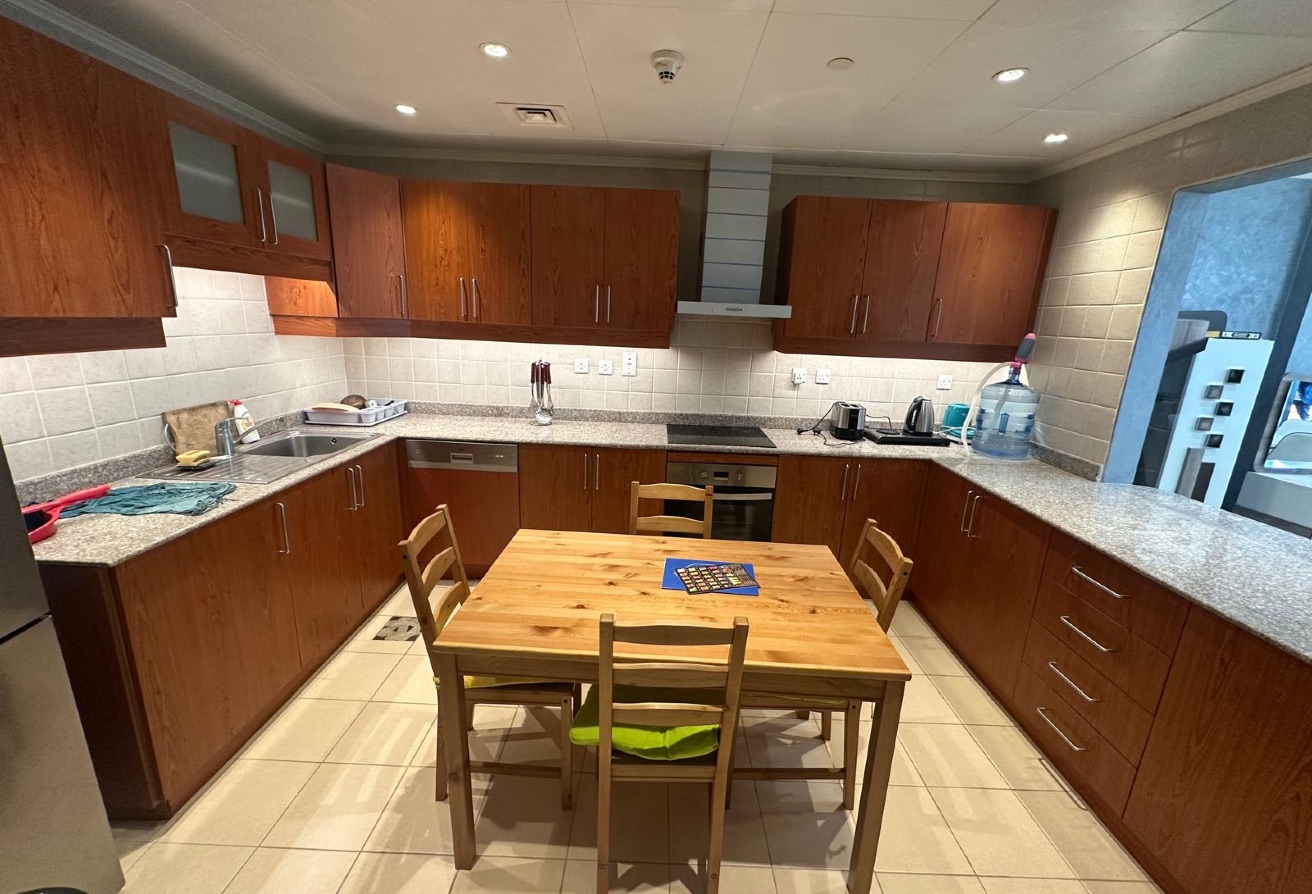 1 Bedroom Furnished Including Bills City View thumbnail 5