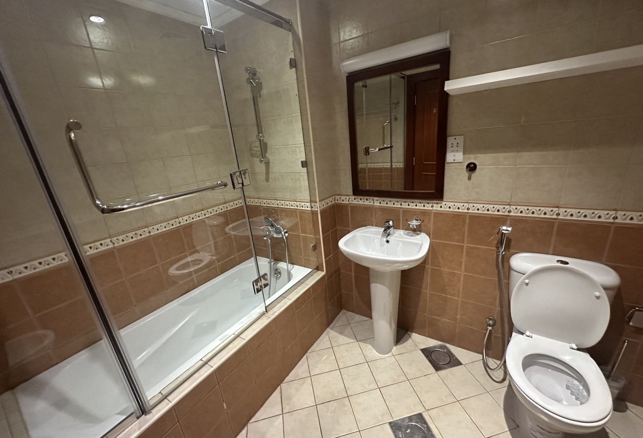 1 Bedroom Furnished Including Bills City View thumbnail 8