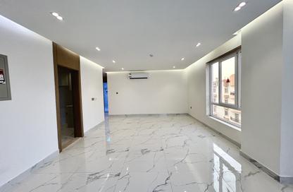 Apartment - 2 - 3 for rent in Al Mansoura - Al Mansoura - Doha