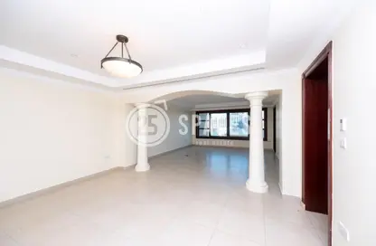 Townhouse - 2 Bedrooms - 3 Bathrooms for sale in Porto Arabia Townhouses - Porto Arabia - The Pearl Island - Doha