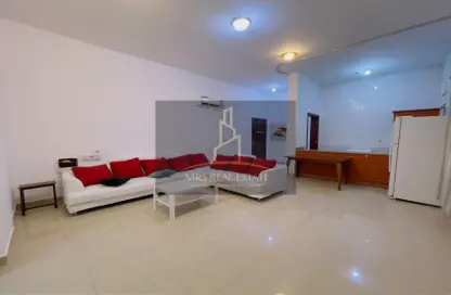 Apartment - 1 Bedroom - 1 Bathroom for rent in Salaja Street - Doha Al Jadeed - Doha