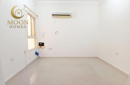 Apartment - 1 - 1 for rent in Umm Ghuwailina 4 - Umm Ghuwailina - Doha Apartment - 1 - 1 for rent in Umm Ghuwailina 4 - Umm Ghuwailina - Doha