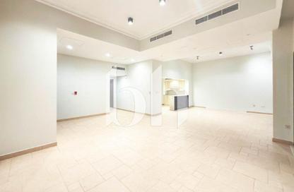 Townhouse - 2 Bedrooms - 4 Bathrooms for rent in Carnaval - Qanat Quartier - The Pearl Island - Doha