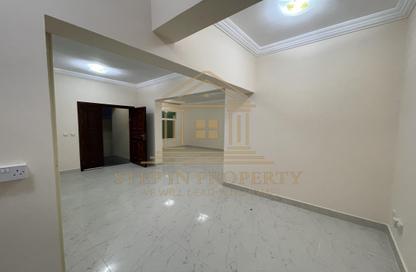 Villa - 4 Bedrooms - 5 Bathrooms for rent in Al Hanaa Street - Al Gharrafa - Doha