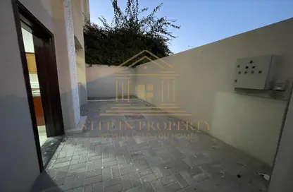 فيلا - 4 غرف نوم - 5 حمامات للايجار في شارع الهناء - الغرافة - الدوحة