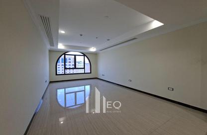 Apartment - 2 Bedrooms - 2 Bathrooms for rent in West Porto Drive - Porto Arabia - The Pearl Island - Doha