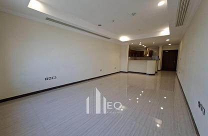 Apartment - 2 Bedrooms - 2 Bathrooms for rent in West Porto Drive - Porto Arabia - The Pearl Island - Doha