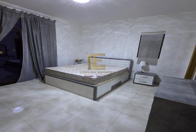 55225689 - Property Image 2