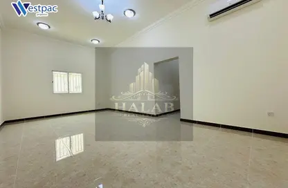 شقة - 2 غرف نوم - 2 حمامات للايجار في سوق الغرافة - الغرافة - الدوحة