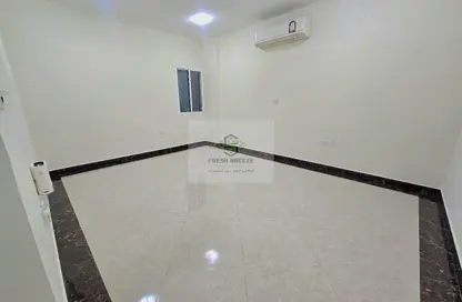 Apartment - 2 Bedrooms - 2 Bathrooms for rent in Al Mansoura - Al Mansoura - Doha