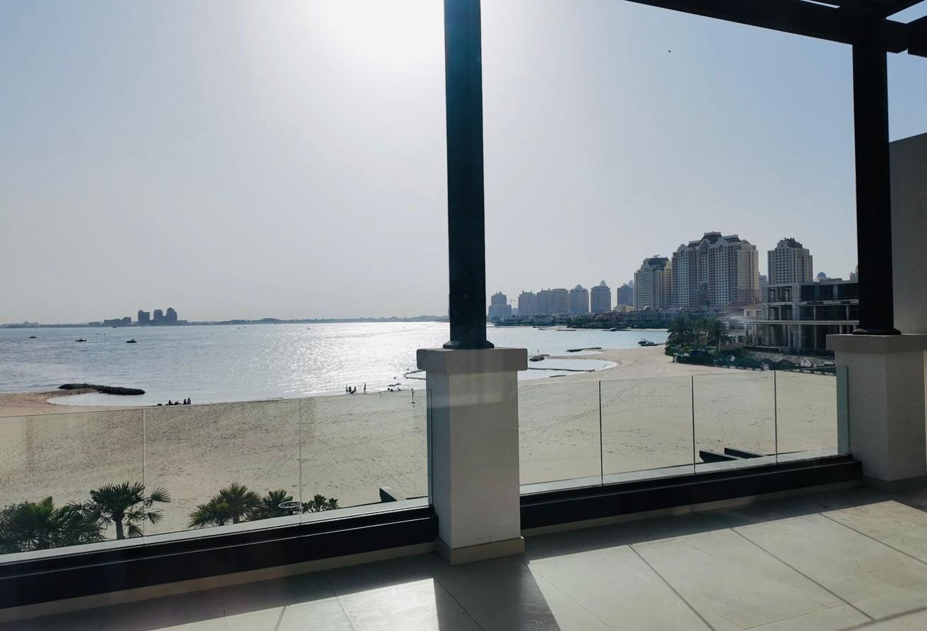 Beach View 3BR Duplex Loft | Fully Furnished thumbnail 4