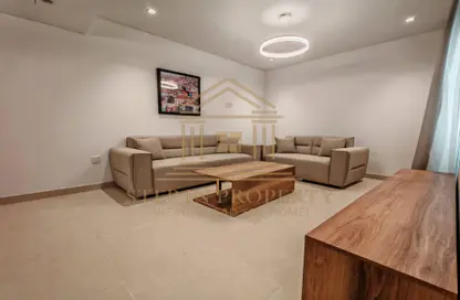 Apartment - 2 Bedrooms - 4 Bathrooms for rent in Al Morouj Inn Hotel - Corniche Road - Corniche Road - Doha