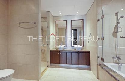 Apartment - 2 Bedrooms - 3 Bathrooms for rent in Tower 31 - Porto Arabia - The Pearl Island - Doha