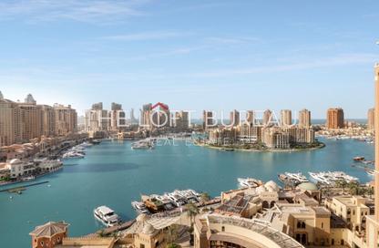 Apartment - 2 Bedrooms - 3 Bathrooms for rent in Tower 31 - Porto Arabia - The Pearl Island - Doha