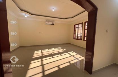 Villa - 5 Bedrooms - 5 Bathrooms for rent in Umm Al Seneem Street - Ain Khaled - Doha
