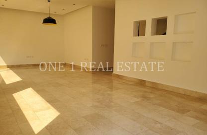 Villa - 4 Bedrooms - 5 Bathrooms for rent in Al Kheesa - Al Kheesa - Umm Salal Mohammed