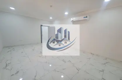 شقة - 3 غرف نوم - 2 حمامات للايجار في ام غوالينا تجارية - ام غويلينا - أم غويلينا - الدوحة