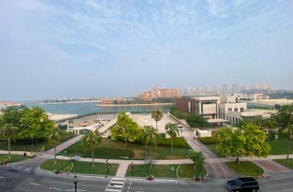 Apartment - 3 Bedrooms - 4 Bathrooms for rent in Qanat Quartier - The Pearl Island - Doha