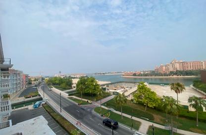 Apartment - 3 Bedrooms - 4 Bathrooms for rent in Qanat Quartier - The Pearl Island - Doha