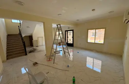 مجمع سكني - 4 غرف نوم - 4 حمامات للايجار في سوق الغرافة - الغرافة - الدوحة