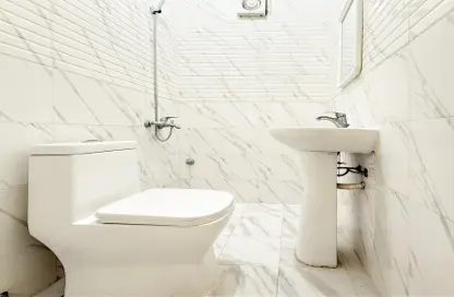 Apartment - 3 Bedrooms - 2 Bathrooms for rent in Thabit Bin Zaid Street - Al Mansoura - Doha