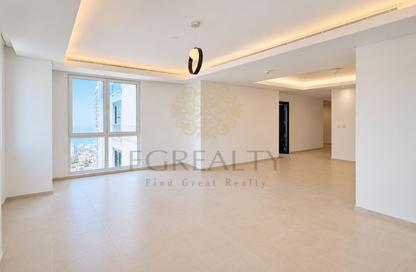 Apartment - 2 Bedrooms - 3 Bathrooms for rent in Viva West - Viva Bahriyah - The Pearl Island - Doha