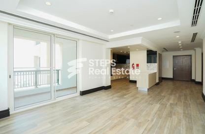 Apartment - 1 - 2 for rent in Viva West - Viva Bahriyah - The Pearl Island - Doha Apartment - 1 - 2 for rent in Viva West - Viva Bahriyah - The Pearl Island - Doha