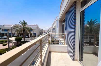 مجمع سكني - 3 غرف نوم - 5 حمامات للايجار في وادي المرخ - مريخ - المريخ - الدوحة