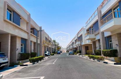 مجمع سكني - 3 غرف نوم - 5 حمامات للايجار في وادي المرخ - مريخ - المريخ - الدوحة