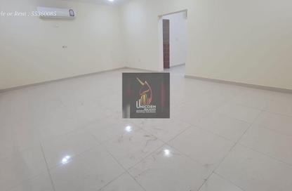 مجمع سكني - 5 غرف نوم - 5 حمامات للايجار في أم العمد - أم العمد - الشمال