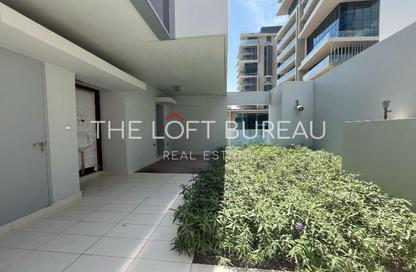 Townhouse - 3 Bedrooms - 4 Bathrooms for sale in Seef Lusail - Lusail City - Lusail Townhouse - 3 Bedrooms - 4 Bathrooms for sale in Seef Lusail - Lusail City - Lusail