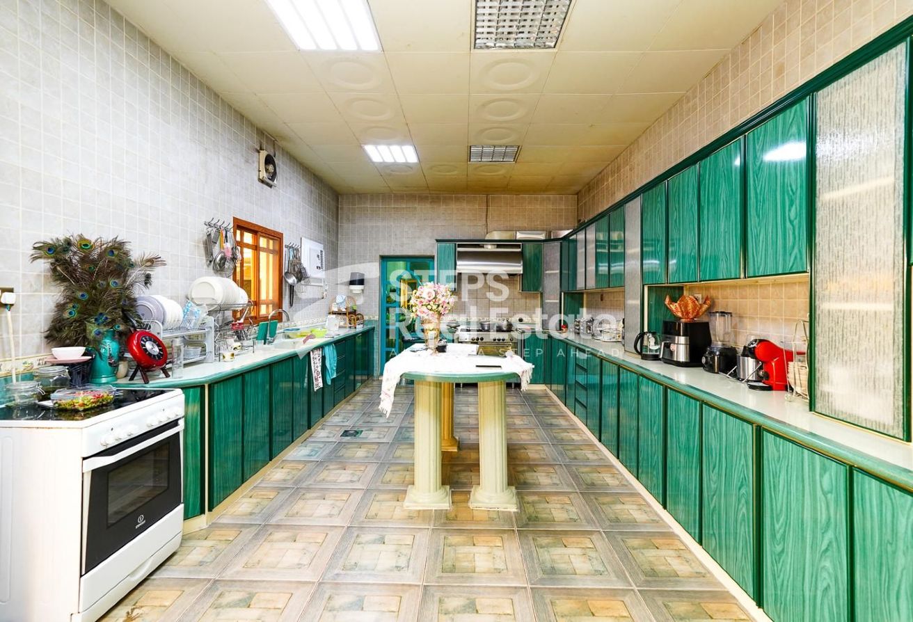 5 BHK Villa with Maids Room for Sale in Al Wakrah