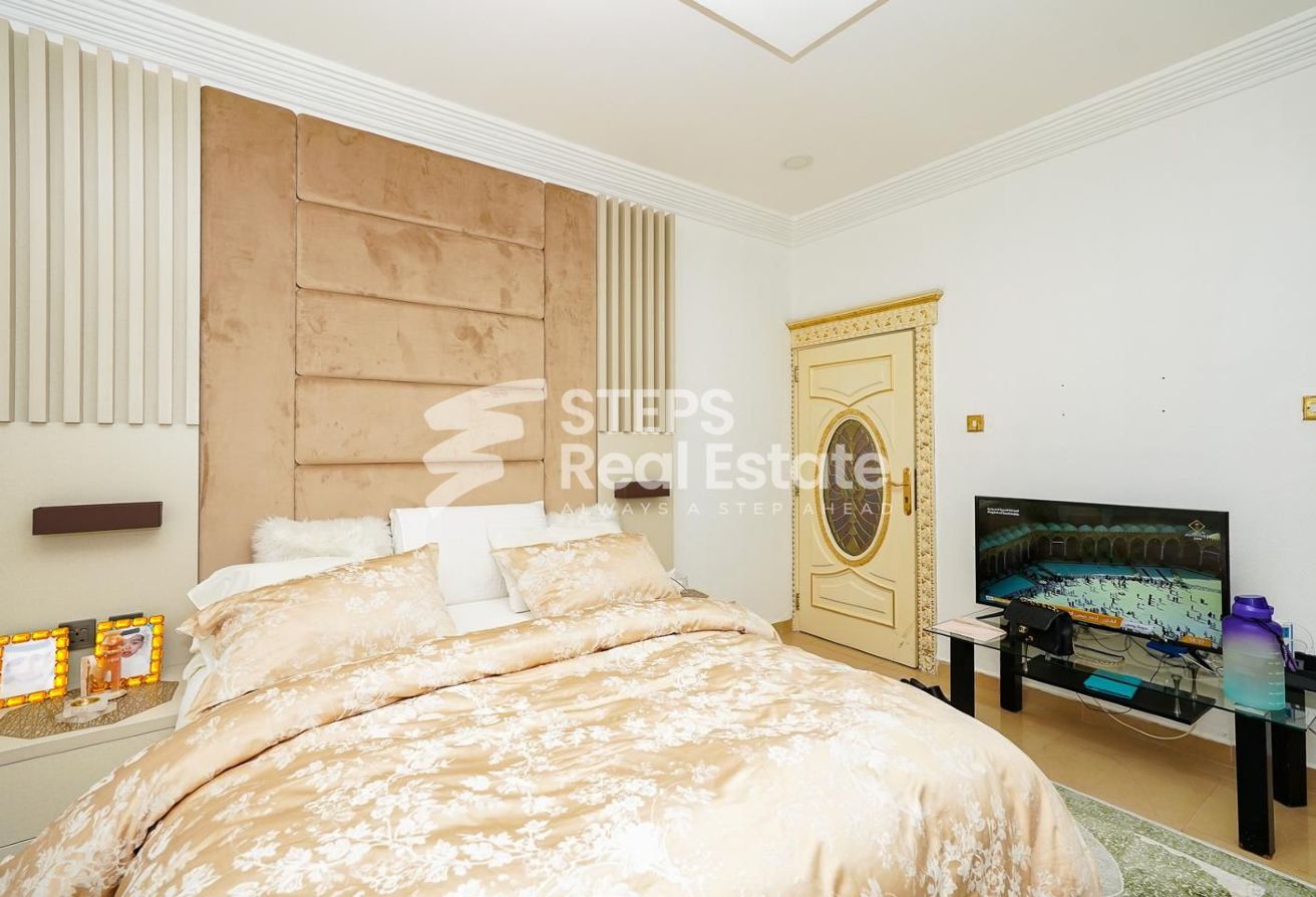 5 BHK Villa with Maids Room for Sale in Al Wakrah