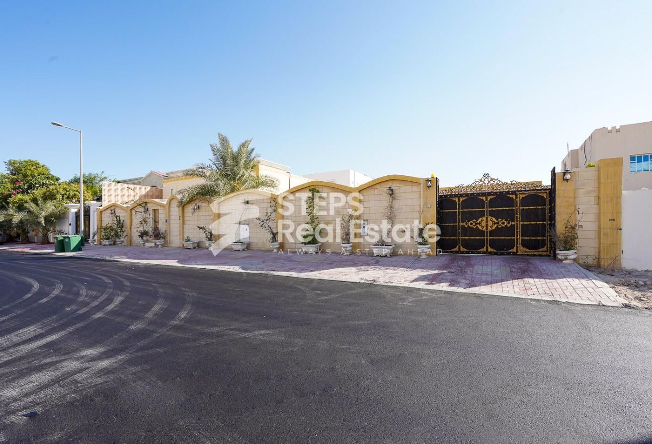 5 BHK Villa with Maids Room for Sale in Al Wakrah