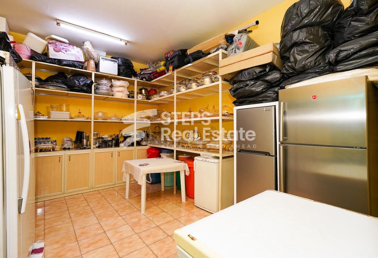 5 BHK Villa with Maids Room for Sale in Al Wakrah