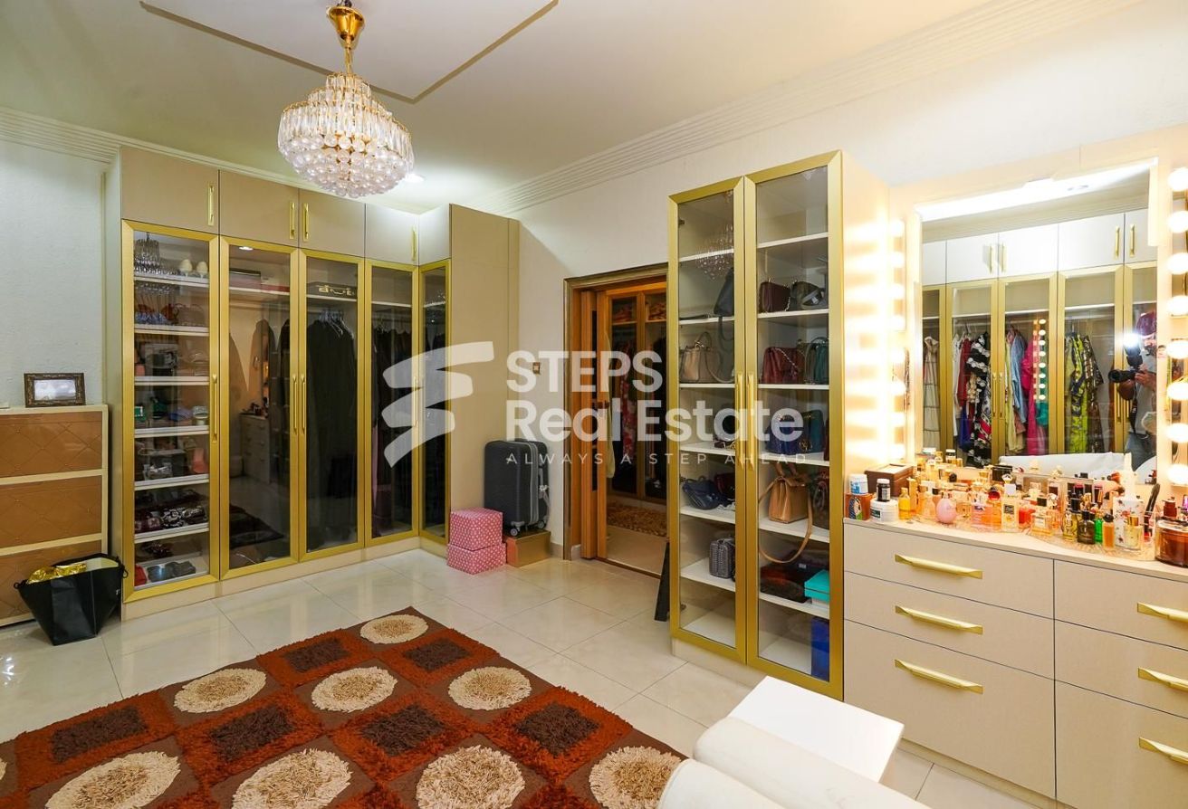 5 BHK Villa with Maids Room for Sale in Al Wakrah