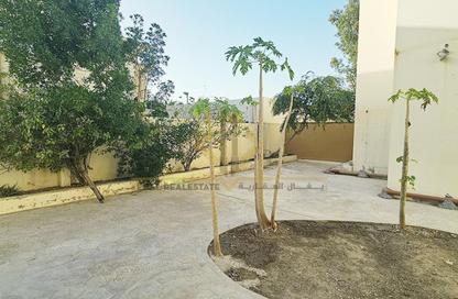 Apartment - 2 Bedrooms - 1 Bathroom for rent in Legtaifiya Lagoon - West Bay - Doha