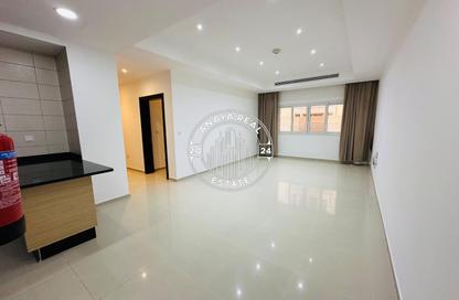 Apartment - 2 Bedrooms - 2 Bathrooms for rent in Al Nasr Street - Al Nasr - Doha