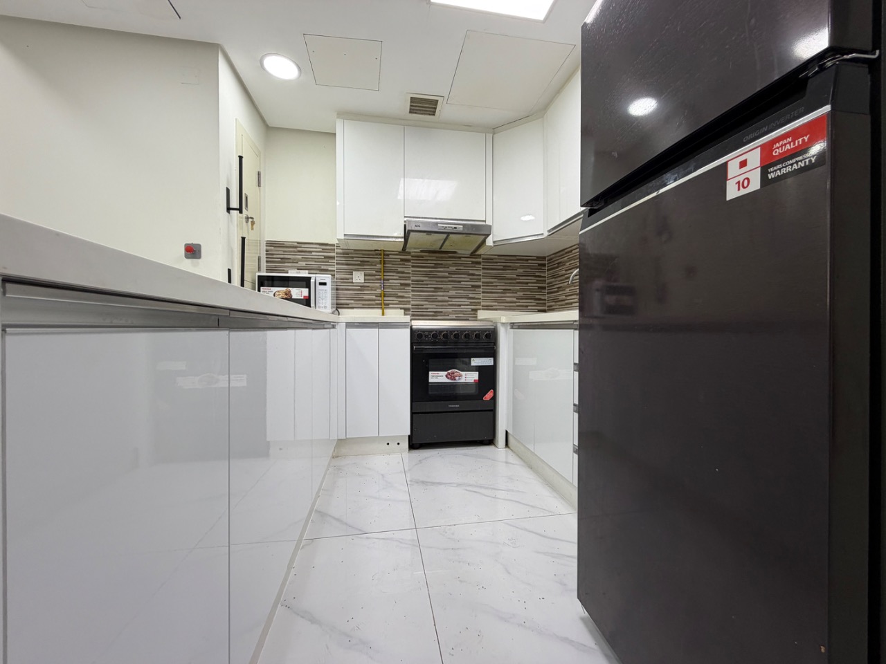 Modern 2 Bedroom Apartment in Al Erkyah for Rent thumbnail 10