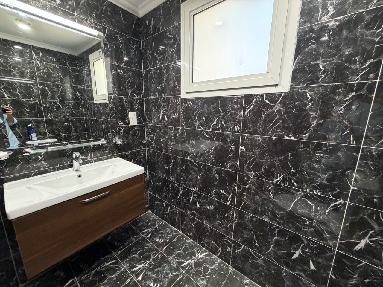 Modern 2 Bedroom Apartment in Al Erkyah for Rent thumbnail 6