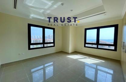 Apartment - 2 Bedrooms - 3 Bathrooms for rent in East Porto Drive - Porto Arabia - The Pearl Island - Doha
