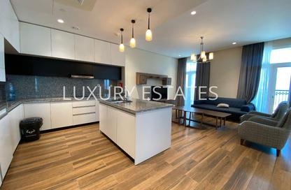 Apartment - 2 Bedrooms - 4 Bathrooms for sale in Floresta Gardens - The Pearl Island - Doha Apartment - 2 Bedrooms - 4 Bathrooms for sale in Floresta Gardens - The Pearl Island - Doha