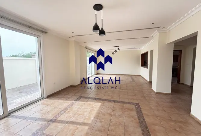 63701069 - Property Image 2