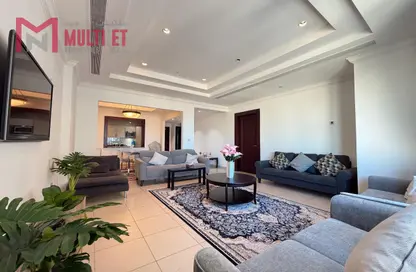 Apartment - 1 Bedroom - 2 Bathrooms for rent in West Porto Drive - Porto Arabia - The Pearl Island - Doha