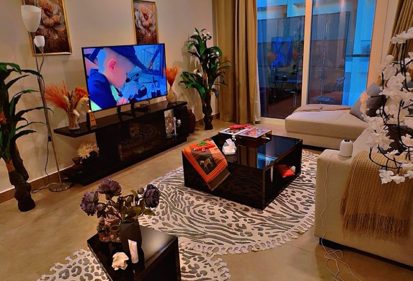 SPECIOUS 1 BHK FULLY FURNISHED IN FRONT OF TRAM thumbnail 2