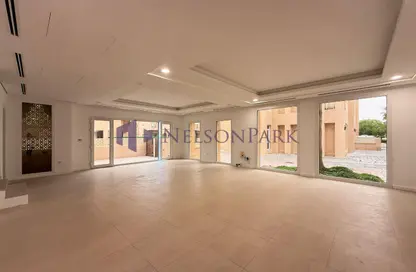 فيلا - 4 غرف نوم - 6 حمامات للايجار في فلل واست باي لاغون - وست باي لاجون - بحيرة وست لاجون - الدوحة