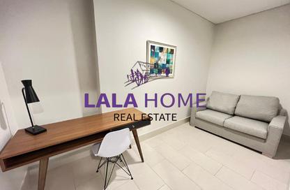 Apartment - 2 Bedrooms - 3 Bathrooms for rent in Viva West - Viva Bahriyah - The Pearl Island - Doha