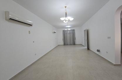 Compound - 3 Bedrooms - 3 Bathrooms for rent in OqbaBin Nafie Steet - Old Airport Road - Doha